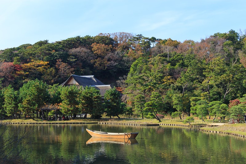 Autumn foliage in the Sankeien Garden
