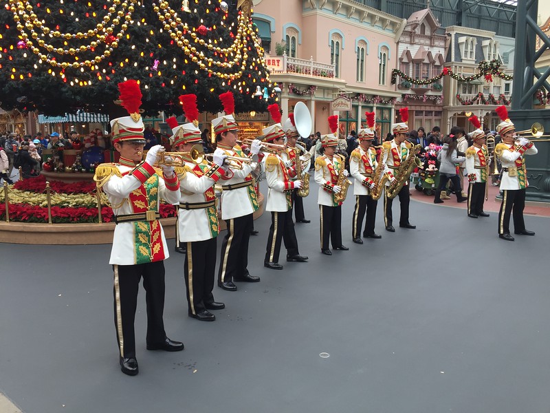 The holiday-jingle band The holiday-jingle band