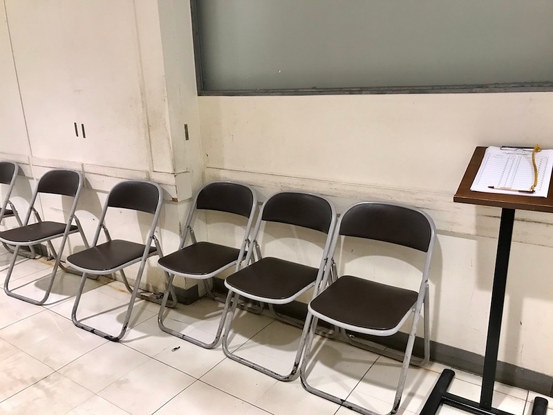 There’s a row of chairs and a stand with a clipboard outside, indicating that Uoriki can see longer queues - likely during peak lunch and dinner hours. Consider yourself forewarned! There’s a row of chairs and a stand with a clipboard outside, indicating that Uoriki can see longer queues - likely during peak lunch and dinner hours. Consider yourself forewarned!