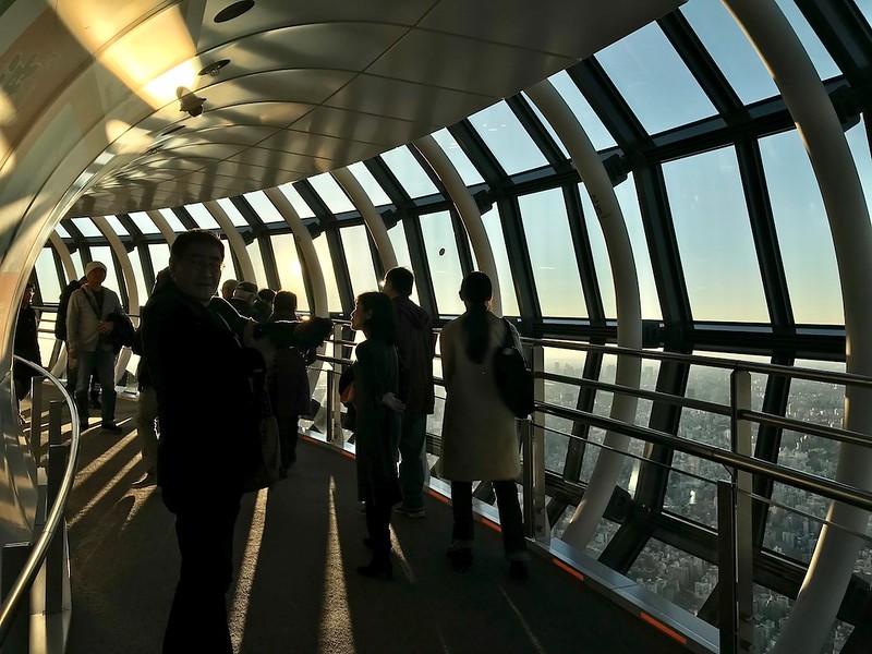 Follow this corridor.