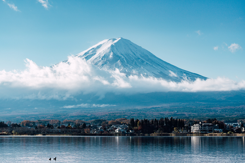 Mt Fuji over Lake Kawaguchi-ko. Editorial credit: JHENG YAO / Shutterstock.com