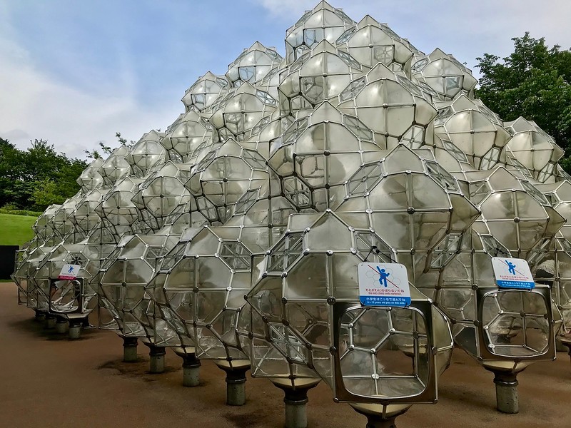 Peter Pearce's Curved Space – Diamond Structure.