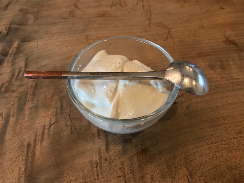 Unadorned soba pudding.