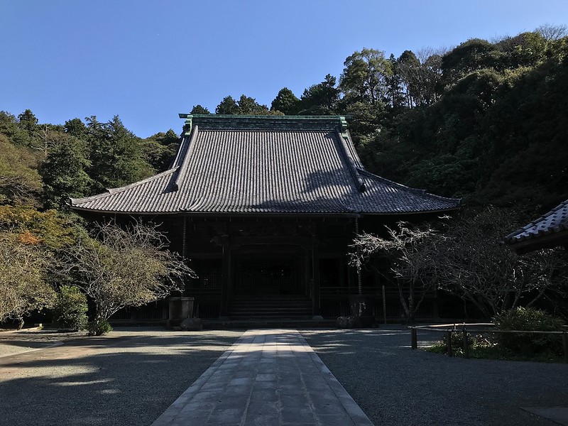 The main temple building at Myohonji.