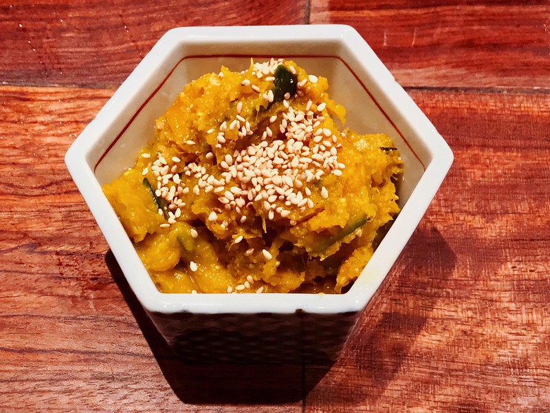 They don’t go easy on the sesame seeds here - even the side dish gets a little sprinkle.