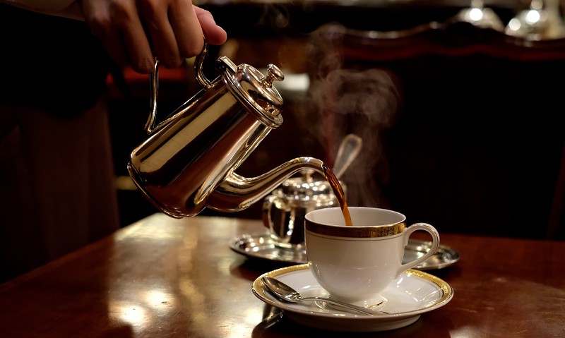 Pouring coffee at Tricolore in Ginza.