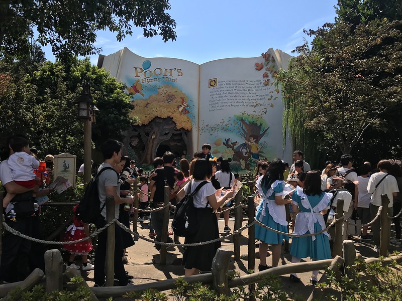 Pooh’s Hunny Hunt always has a long queue.