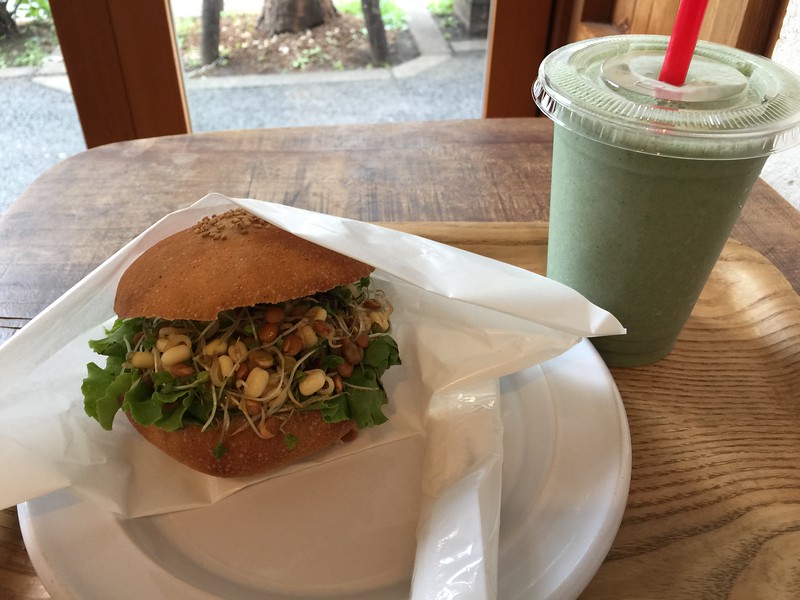 Bean sprout burger and Detox smoothie