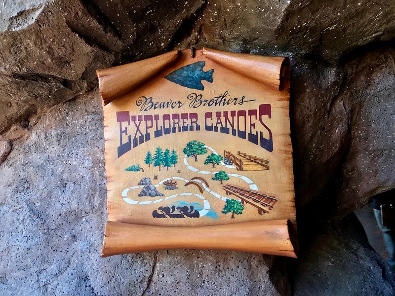 Signs to the canoe attraction.