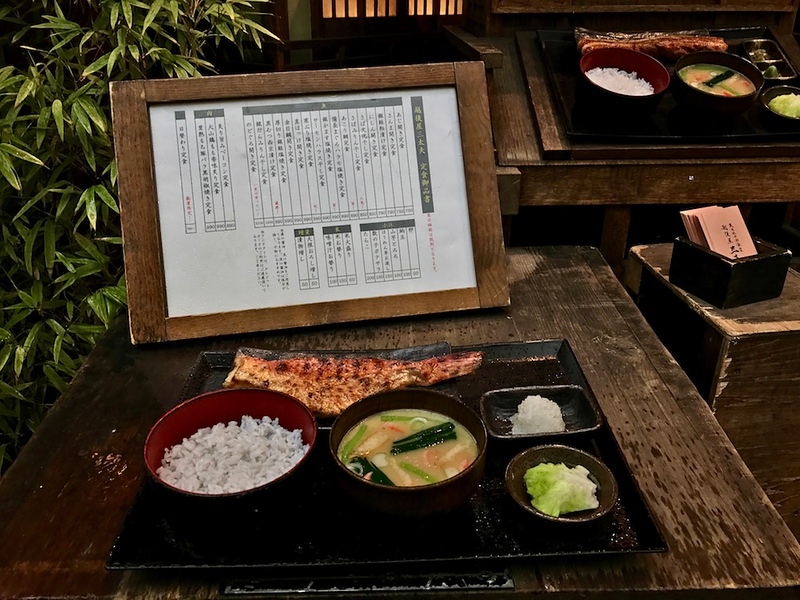 A lunch preview! Fake food is useful.