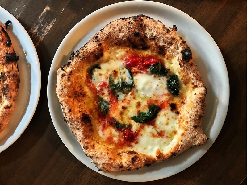 Margherita pizza at Seirinkan, Nakameguro.