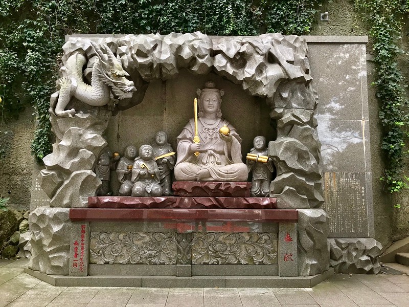 A Benzaiten statue on the island.