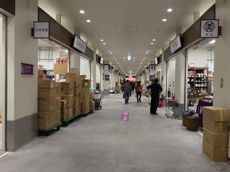 Plenty of space for shoppers and market workers.