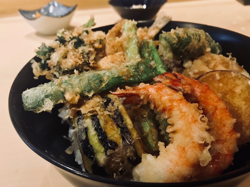 Close-up of the tempura - note how thin the batter is compared with other places.