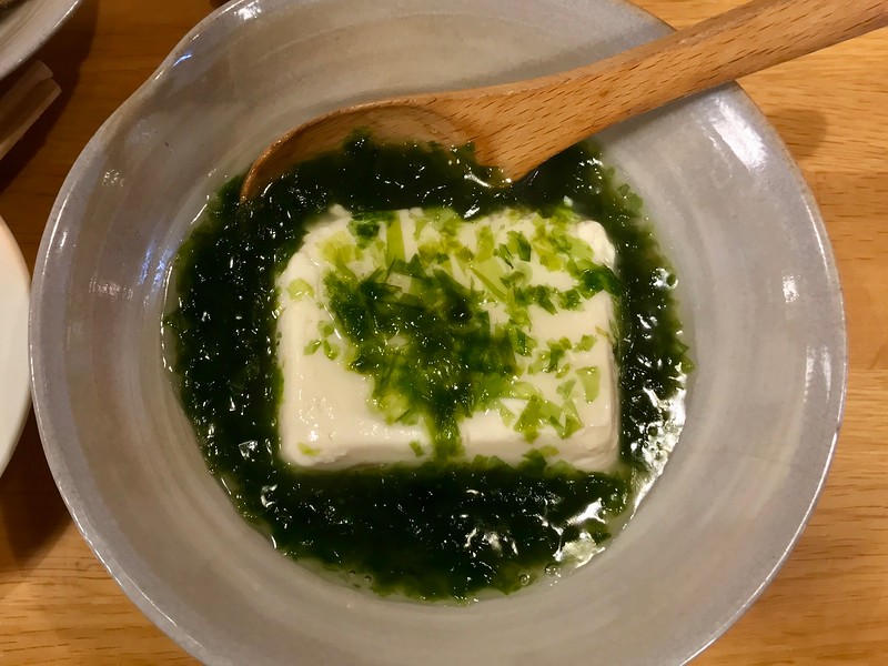 Tofu with fresh seaweed.