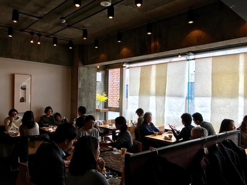 The interior of Honmura-an.