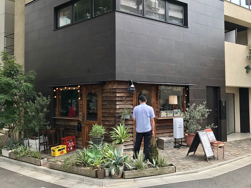 This photo was taken at 12:30pm on a Thursday afternoon.