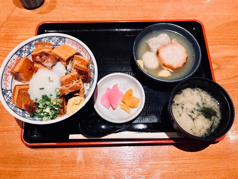 The braised pork belly rice bowl set for JPY950. It comes with oden, pickles, and miso soup. The braised pork belly rice bowl set for JPY950. It comes with oden, pickles, and miso soup.