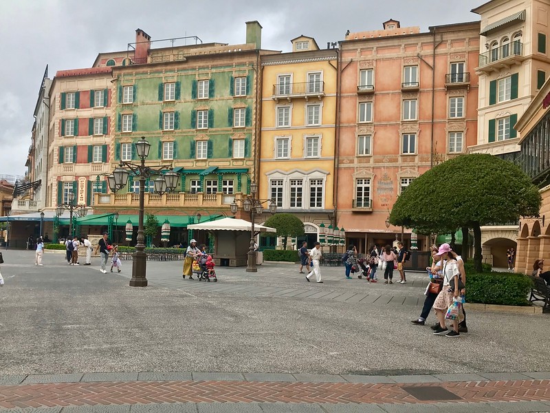 The view to your right as you enter this zone.