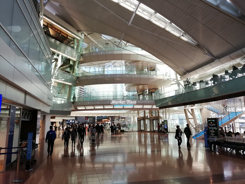 Atrium in domestic departure hall at Haneda