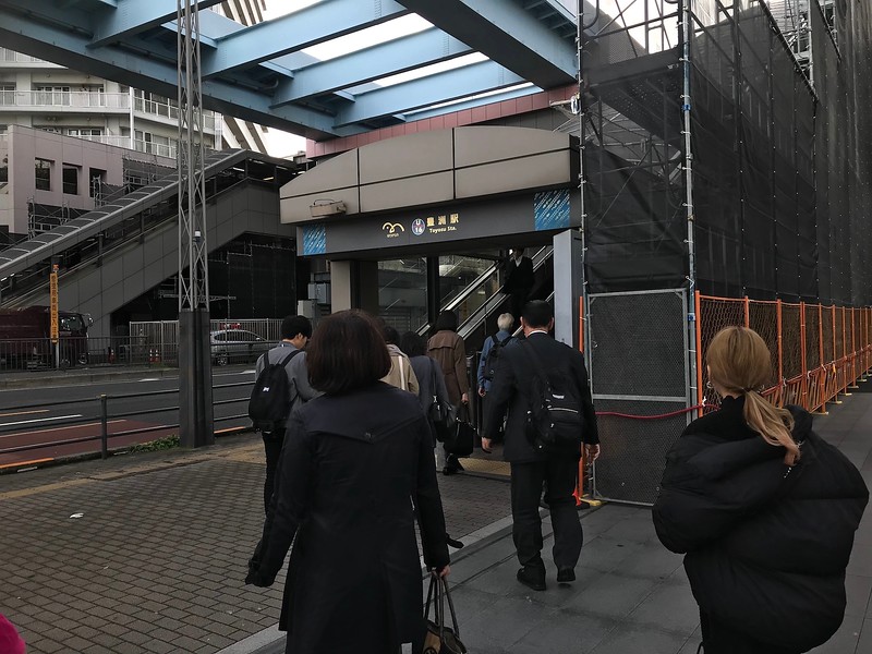 Follow everyone to the monorail.