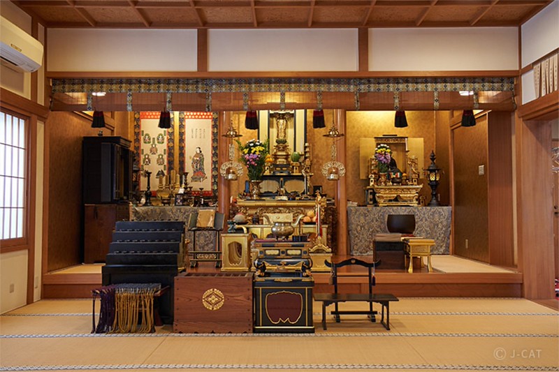 The altar area of the main hall in Tokyo’s Jokokuji Temple with formal and religious artefacts