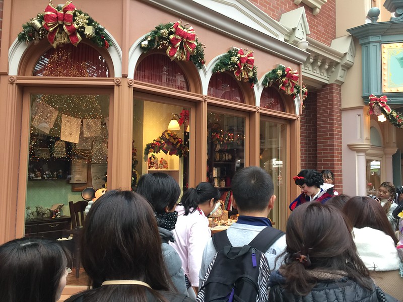 Move aside Snow White: I'm looking for the Magic Shop Move aside Snow White: I'm looking for the Magic Shop