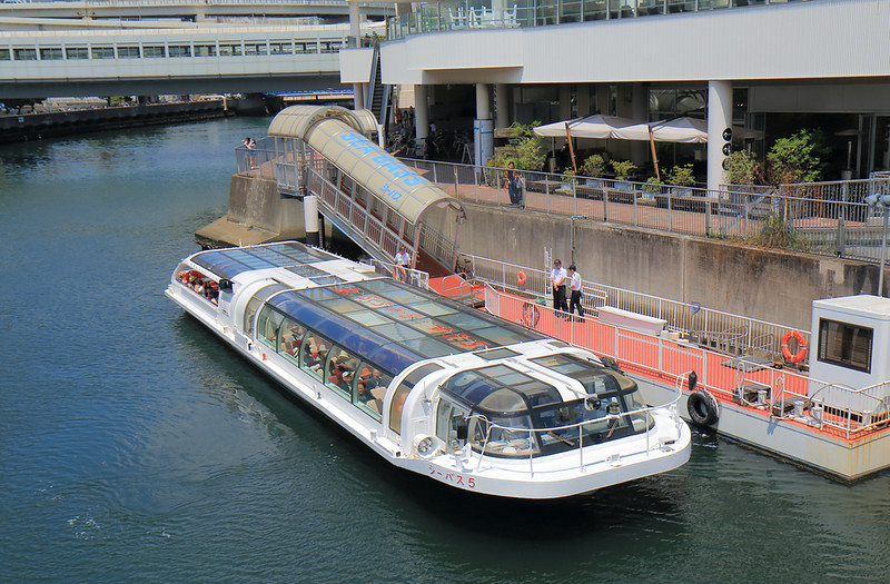 Sea Bass sightseeing boat. Editorial credit: TK Kurikawa / Shutterstock.com