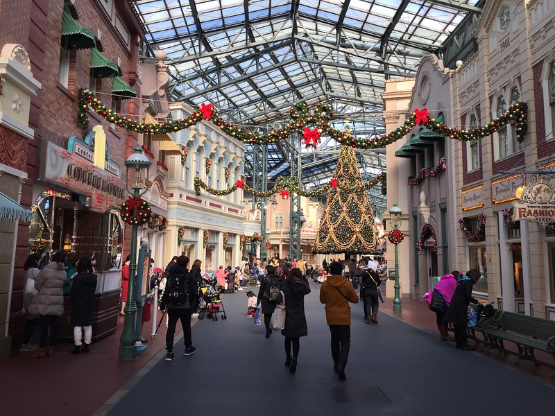 Shopping at the World Bazaar Shopping at the World Bazaar