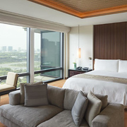 The Peninsula Tokyo guest room