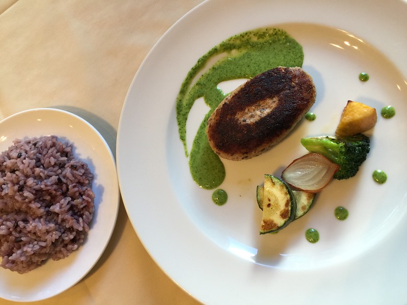 Veggie spinach cream sauce burger